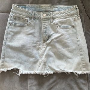 American Eagle Light Denim Skirt - Size 4
